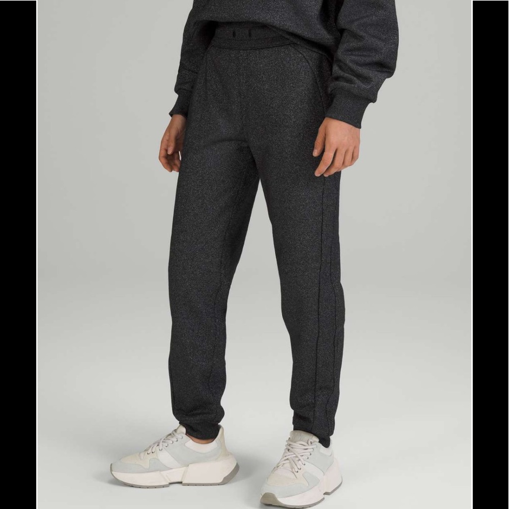 SOLD Lululemon Scuba High-Rise Jogger *Sparkle in Black Size 4